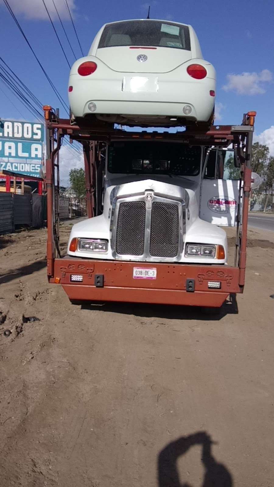 Tramitadora Ayala | Aeropuerto 5A, Garita de Otay, 22404 Tijuana, B.C., Mexico | Phone: 664 647 8584