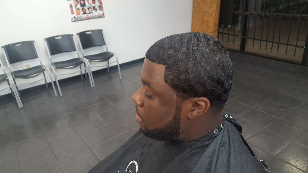 Main 1 Styles & Cuts | 10910 Cullen Blvd # F, Houston, TX 77047, USA | Phone: (346) 221-6741