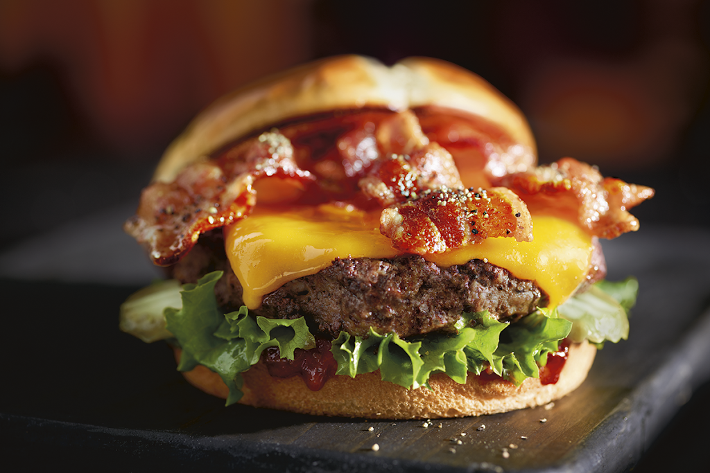 Red Robin Gourmet Burgers and Brews | 2021 Prairie Center Pkwy, Brighton, CO 80601, USA | Phone: (720) 223-6380