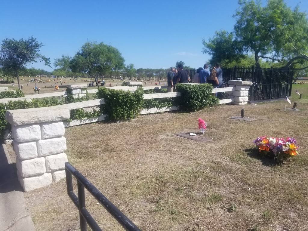 Selena's Gravesite - Seaside memorial, Corpus Christi, TX 78412, USA ...