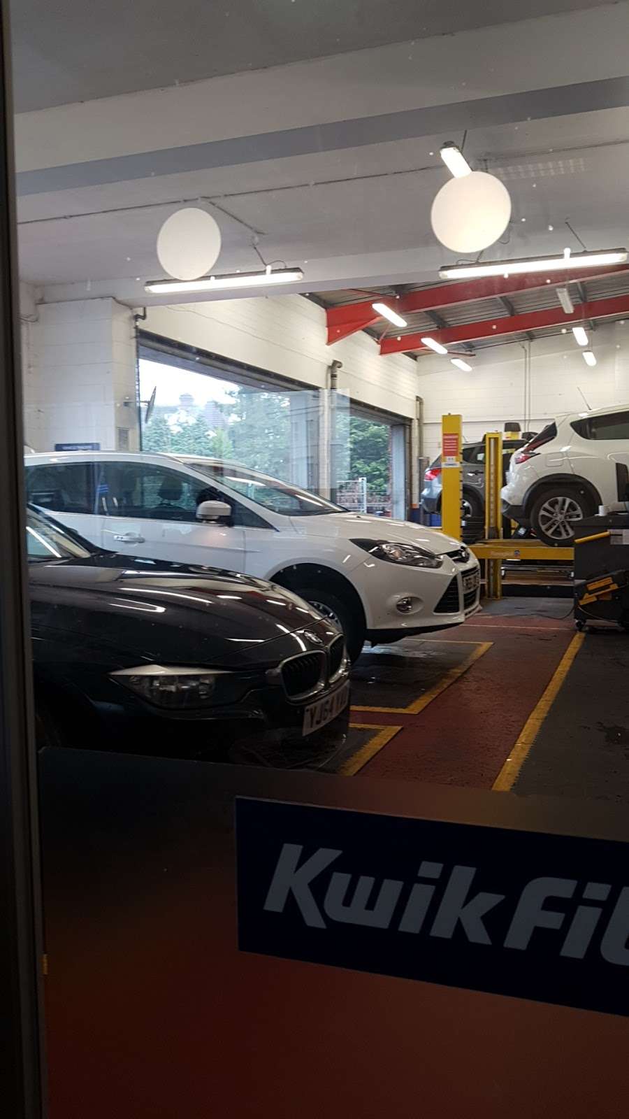 Kwik Fit Redhill | 9-11 Linkfield St, Redhill RH1 1HQ, UK | Phone: 01737 789111