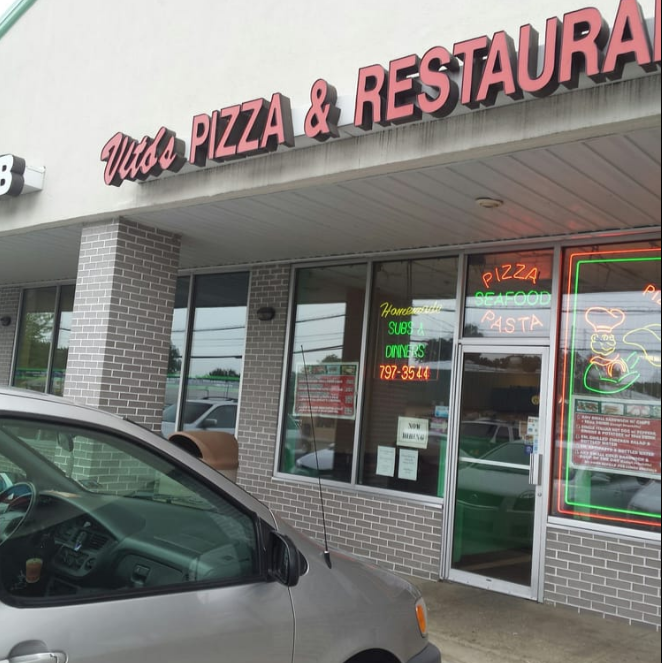 Vitos Pizza Restaurant | 429 Market St, Elmwood Park, NJ 07407, USA | Phone: (201) 797-3544