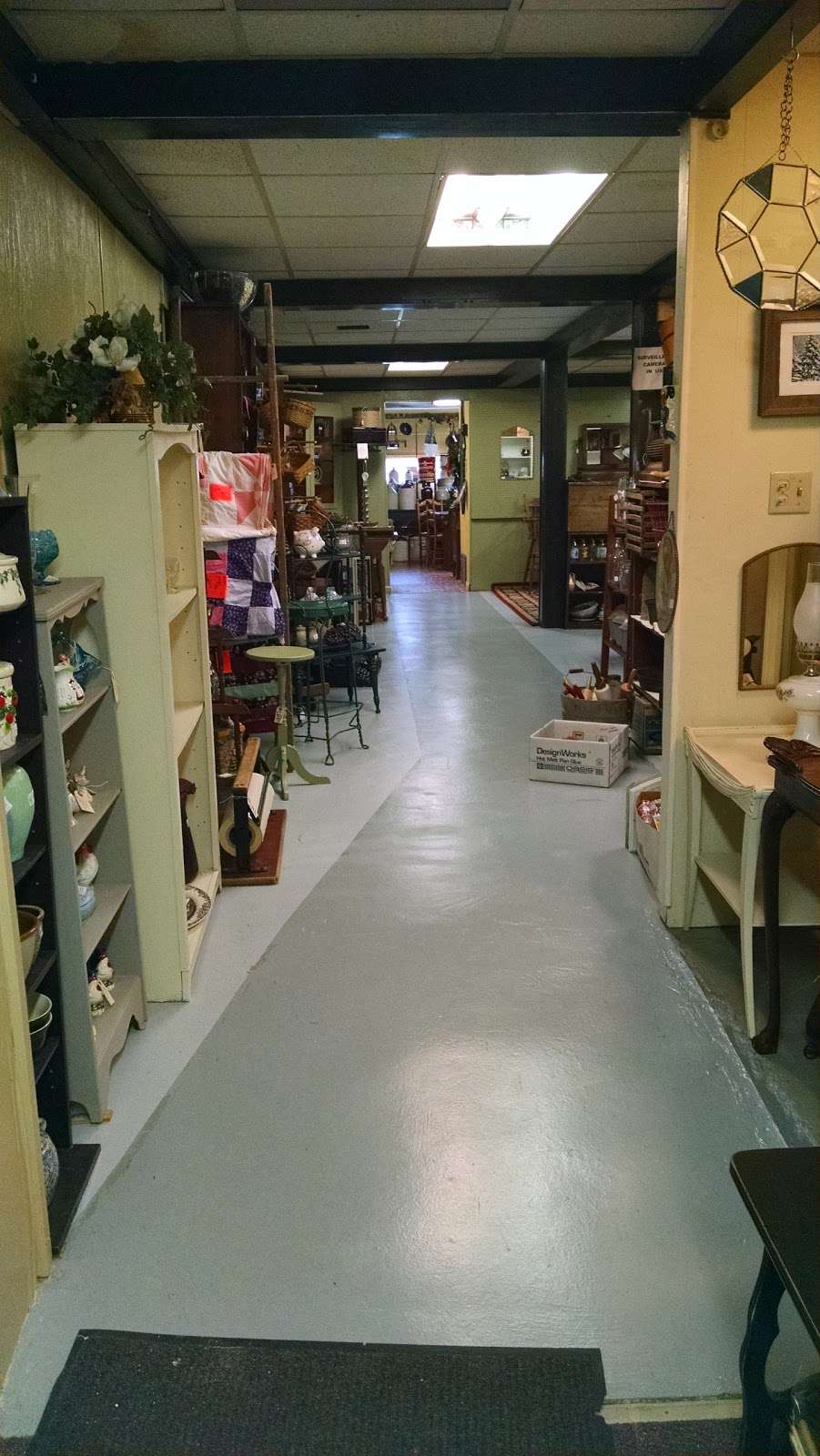 Glass Cupboard Antique Mall | 115 E Main St, Knightstown, IN 46148, USA | Phone: (765) 345-7572