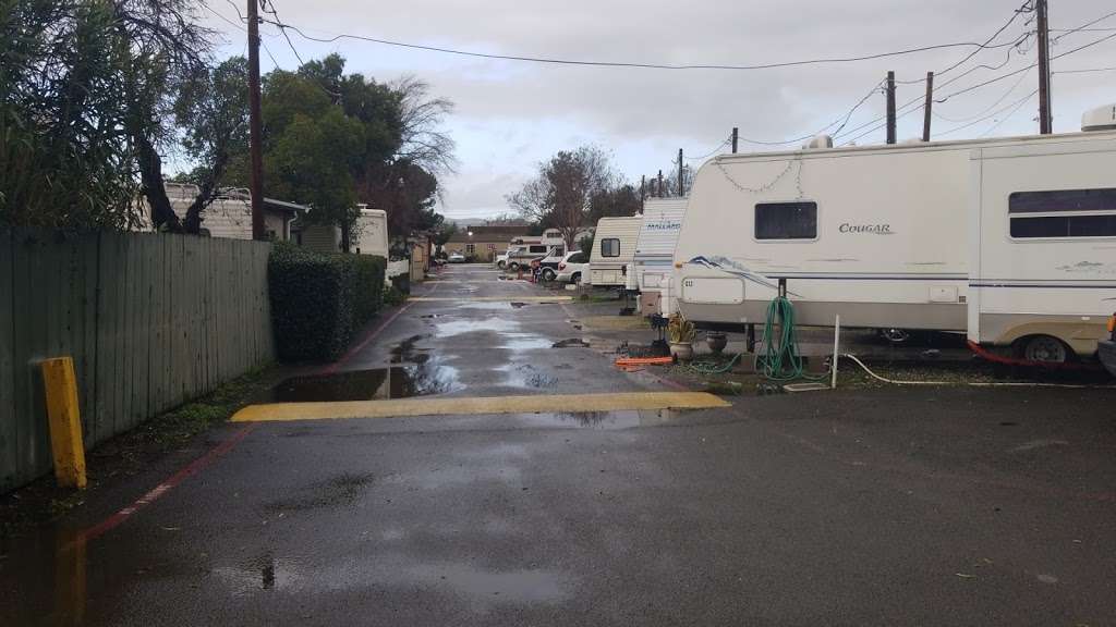 Fairfield Mobile Home & RV Park | 1427 W Texas St, Fairfield, CA 94533, USA | Phone: (707) 419-3575