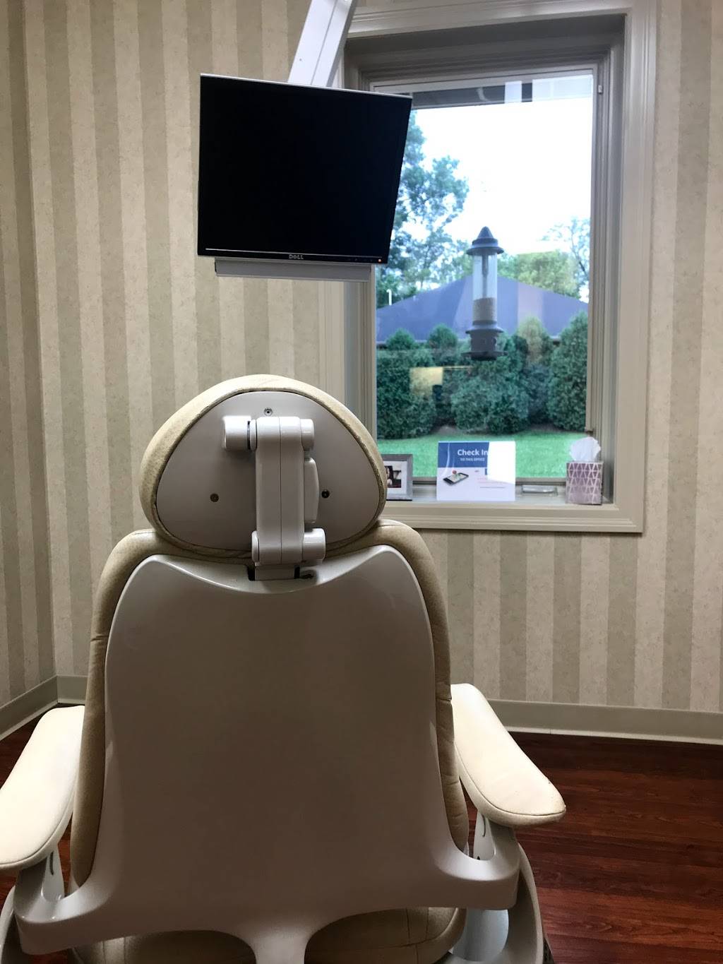 Fresh Smiles Dental | 6060 Telegraph Rd suite h, St. Louis, MO 63129, USA | Phone: (314) 846-1480