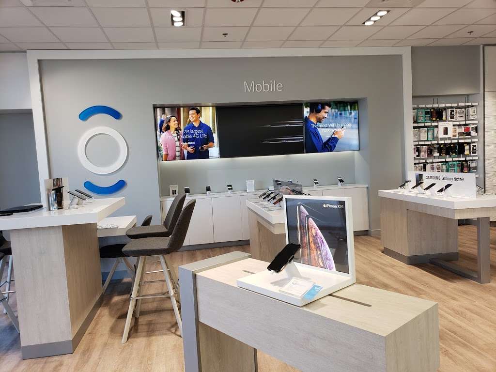 Xfinity Store by Comcast | 2343 Prairie Center Pkwy, Brighton, CO 80601, USA | Phone: (800) 934-6489