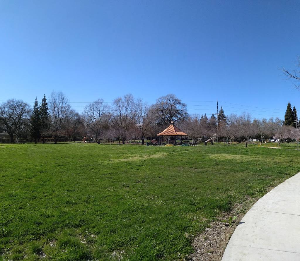 Belle Cooledge Park | 5900 S Land Park Dr, Sacramento, CA 95822, USA | Phone: (916) 801-1588