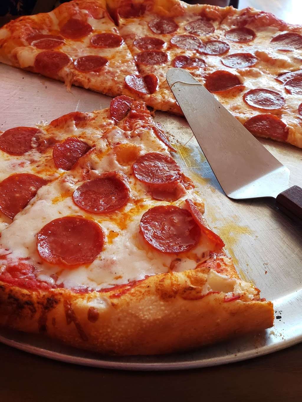 Aris pizza | 107 N Main St, China Grove, NC 28023, USA | Phone: (704) 431-2192