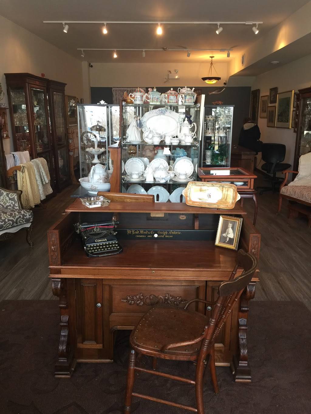 Michelles Antiques Inc. | 3710 Main St #104, Niagara Falls, ON L2G 6B1, Canada | Phone: (289) 296-0000