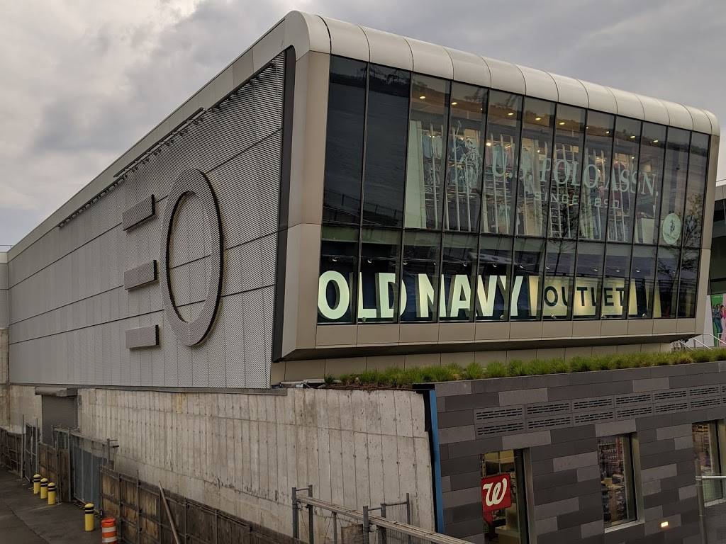 Old Navy Outlet | 15B Richmond Terrace space 202-205, Staten Island, NY 10301, USA | Phone: (718) 273-8614