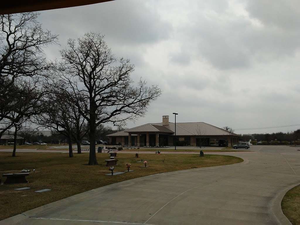 Rolling Oaks Memorial Center | 400 Freeport Pkwy, Coppell, TX 75019, USA | Phone: (972) 462-5147