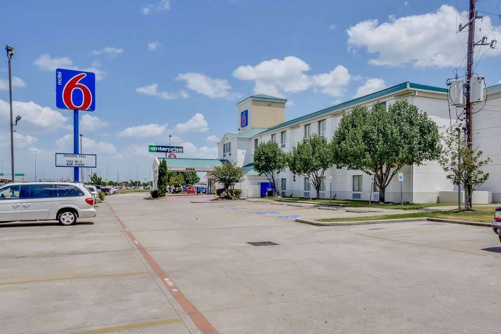 Motel 6 Houston - Katy TX | 22105 Katy Fwy, Katy, TX 77450, USA | Phone: (281) 395-4866