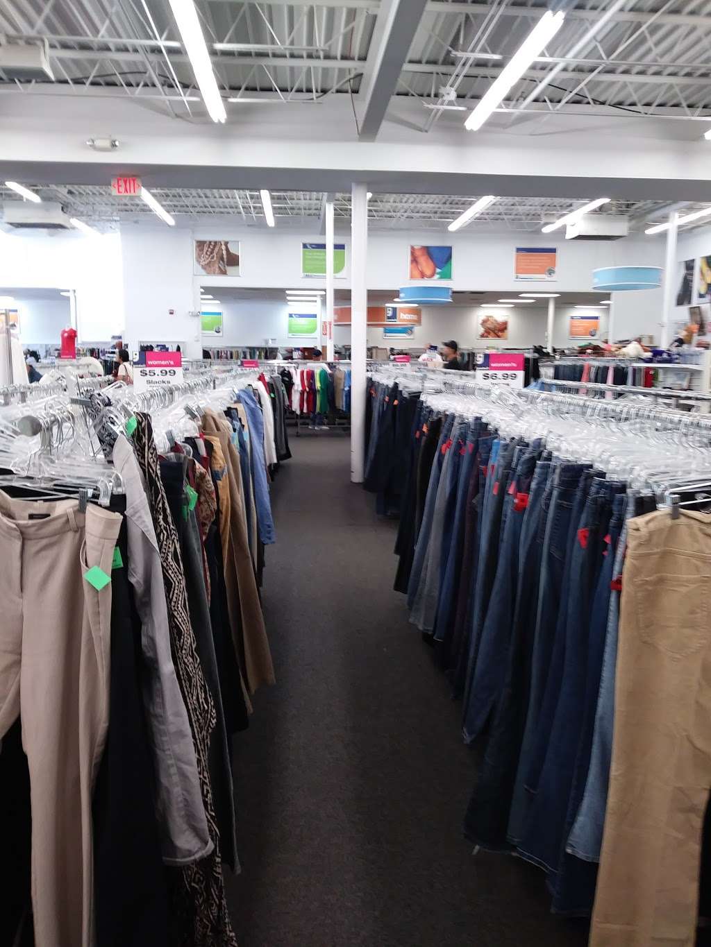 Goodwill Retail Store & Donation Center | 9960 Main Street, Fairfax, VA 22031, USA | Phone: (703) 349-1806