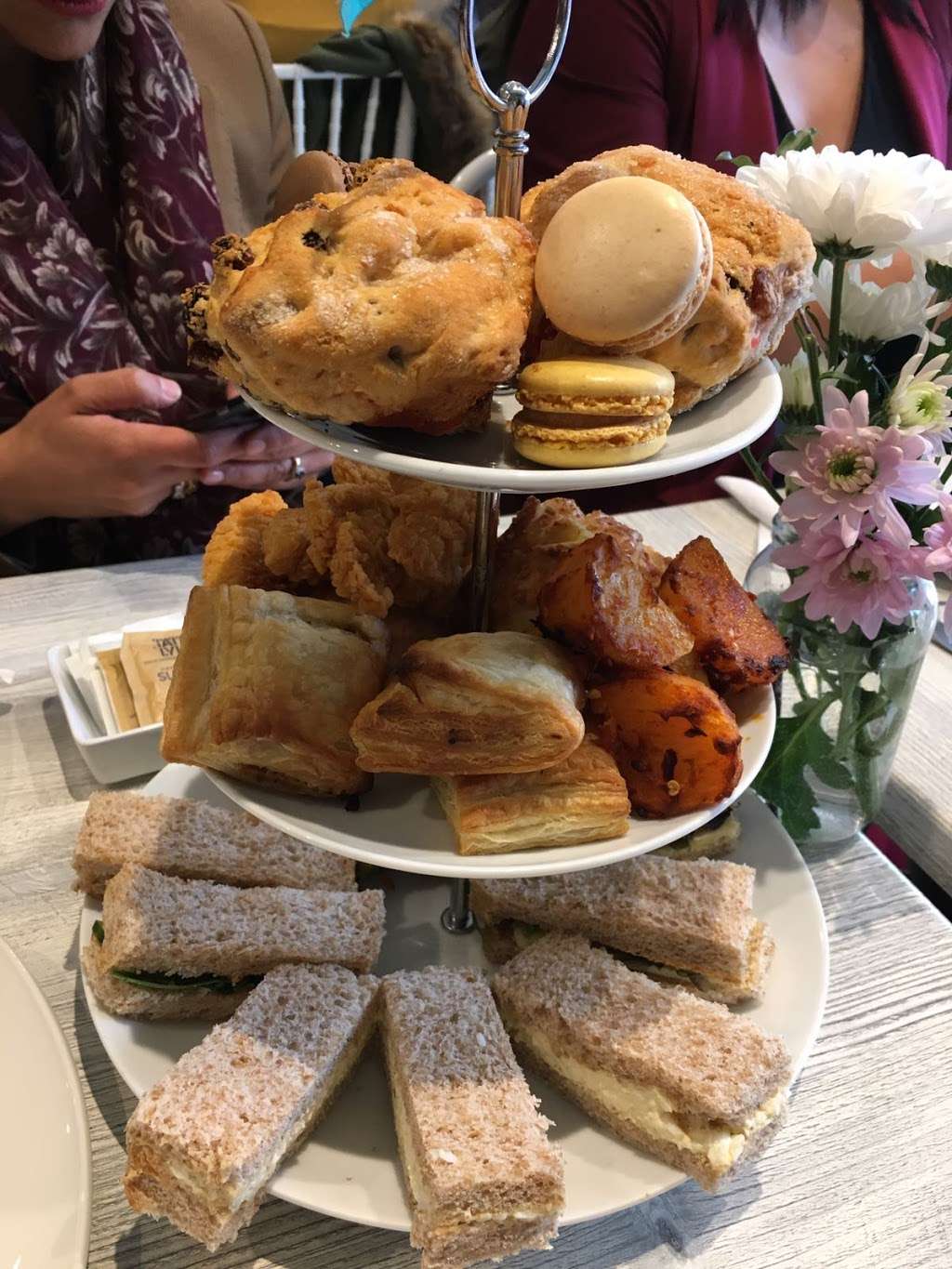 Lakehouse Tea Room | 324 Cann Hall Rd, London E11 3NW, UK | Phone: 020 8555 6066