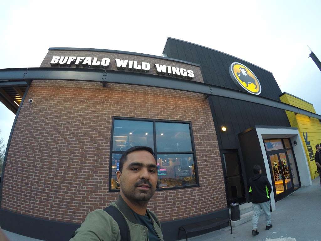 Buffalo Wild Wings | 134-15 20th Ave, College Point, NY 11356, USA | Phone: (718) 353-9453