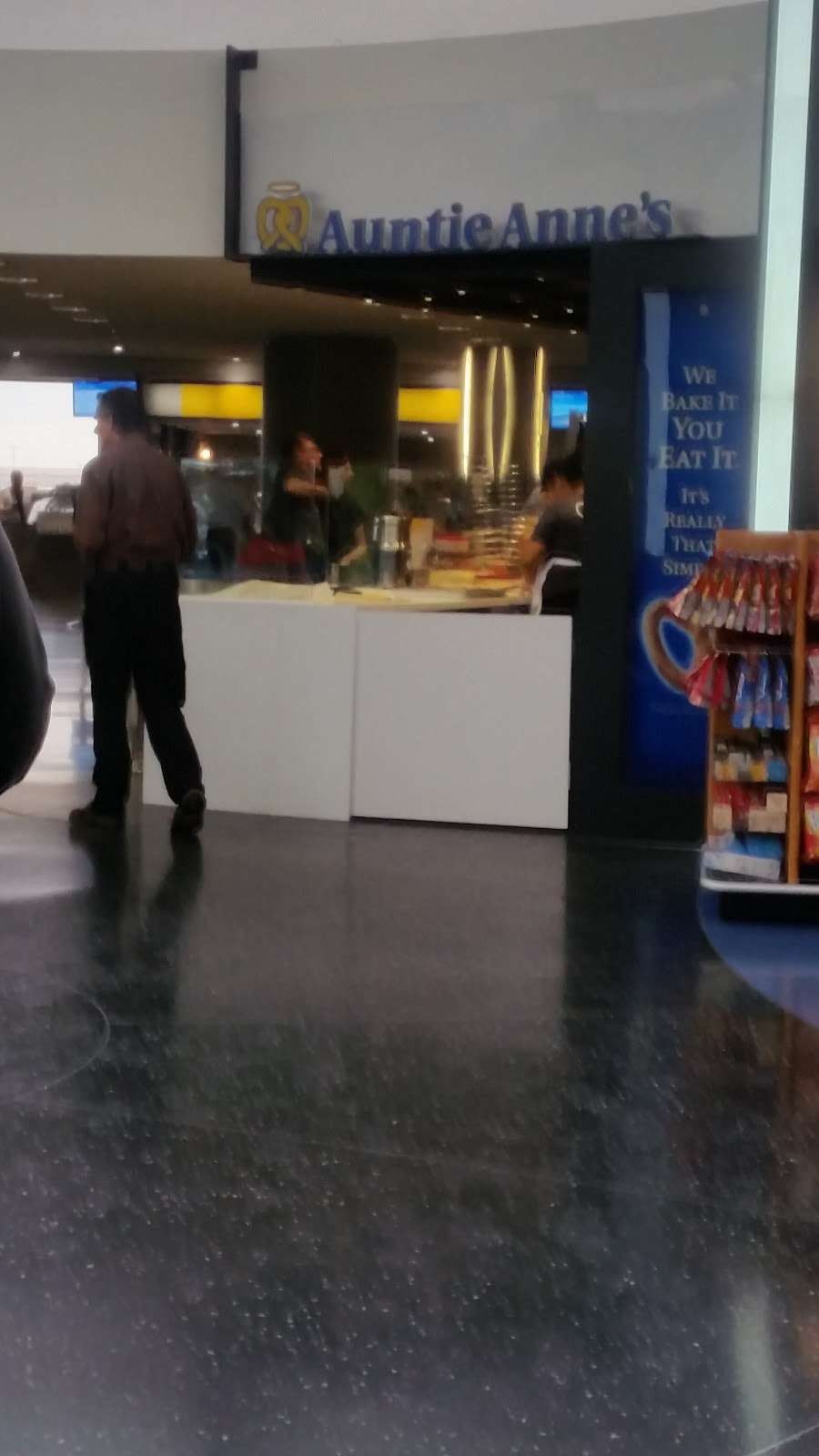 Auntie Annes Pretzels | Newark Liberty International Airport (EWR), Terminal A, Newark, NJ 07114, USA