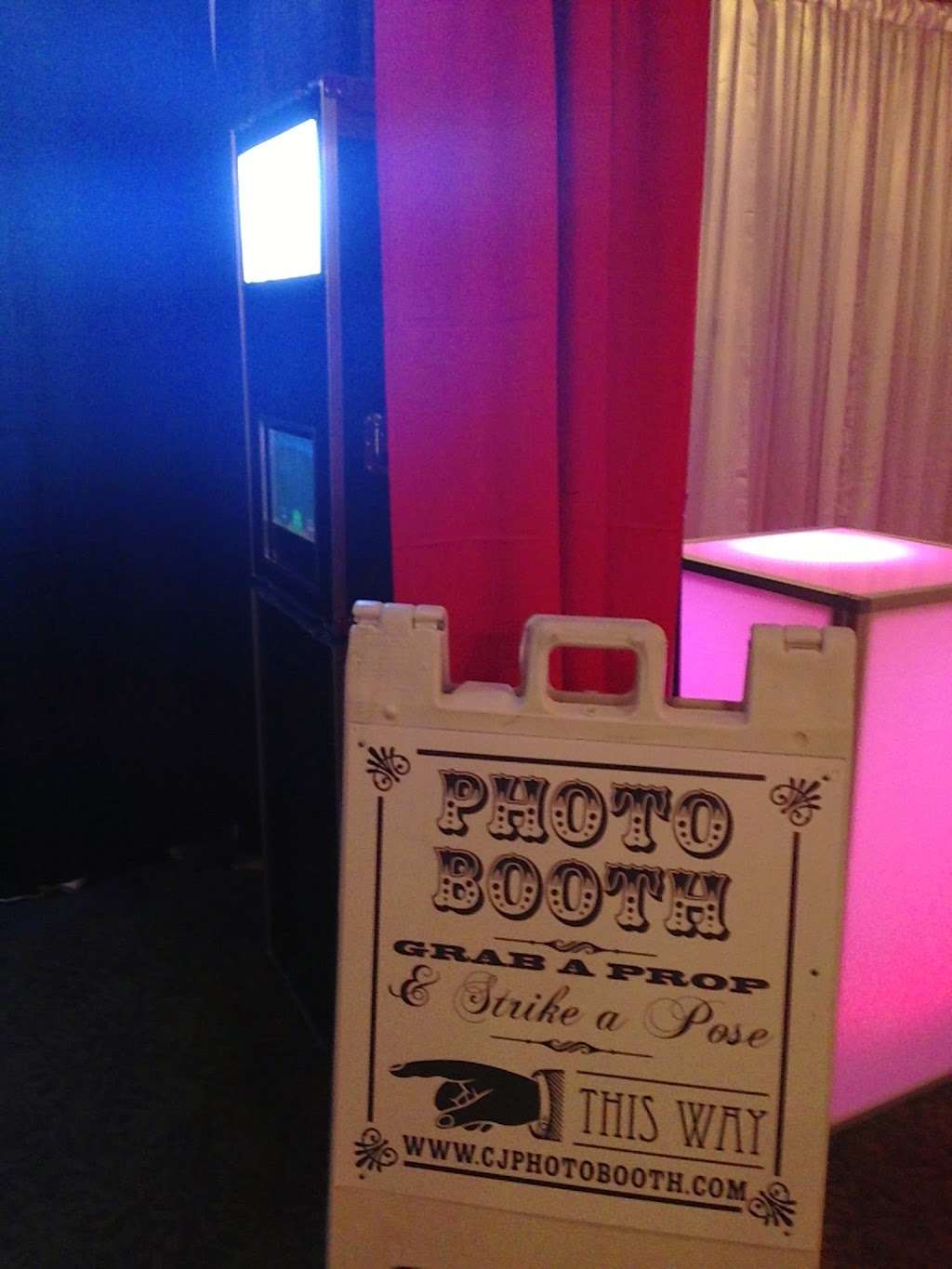 CJ Photo Booth Rentals | 7009 Rosecrans Ave, Paramount, CA 90723, USA | Phone: (562) 841-7719