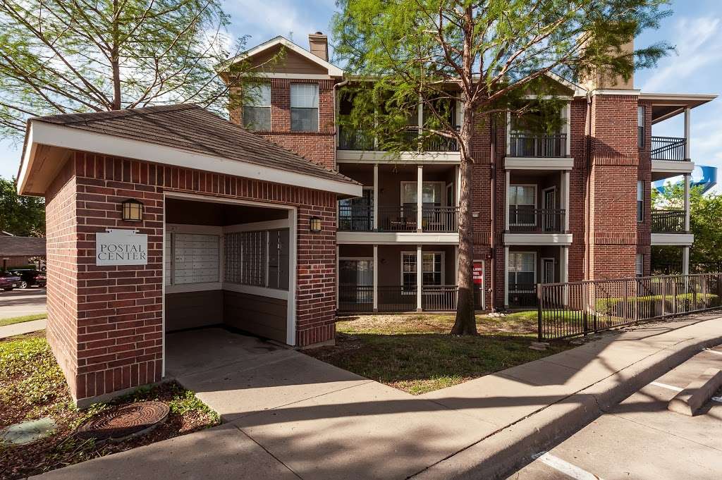 Westbridge Apartment Homes | 2300 Marsh Ln, Carrollton, TX 75006, USA | Phone: (972) 242-4280