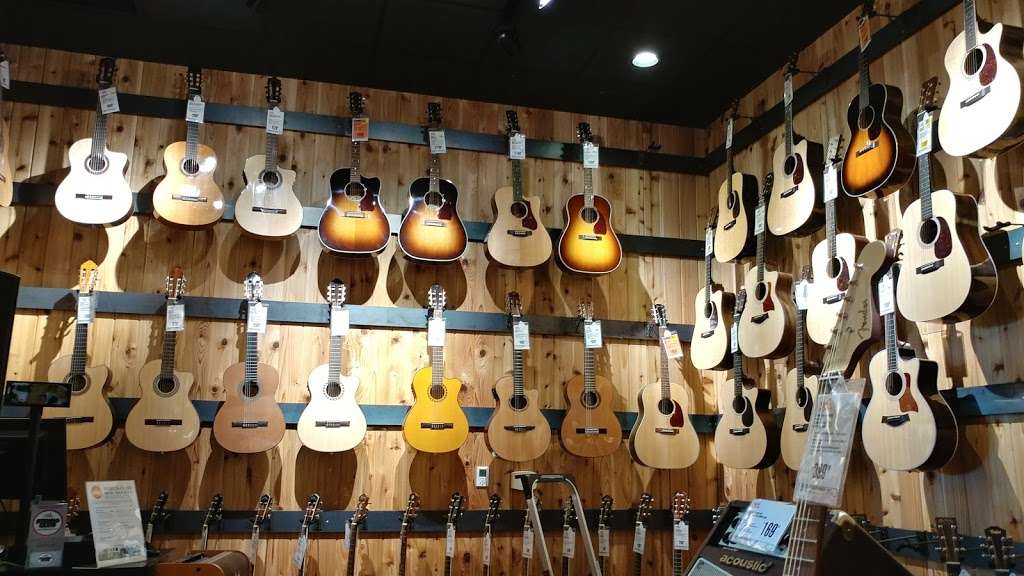 Guitar Center | 2550 Canyon Springs Pkwy Suite A, Riverside, CA 92507, USA | Phone: (951) 413-2951