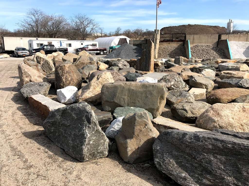 Boulders Rock Long Island, Retaining Walls Suffolk Nassau NY | 2 Old Northport Rd, Kings Park, NY 11754, USA | Phone: (631) 544-1038