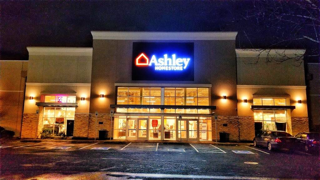 Ashley HomeStore | 2028 N Tomahawk Island Dr, Portland, OR 97217, USA | Phone: (503) 459-5500