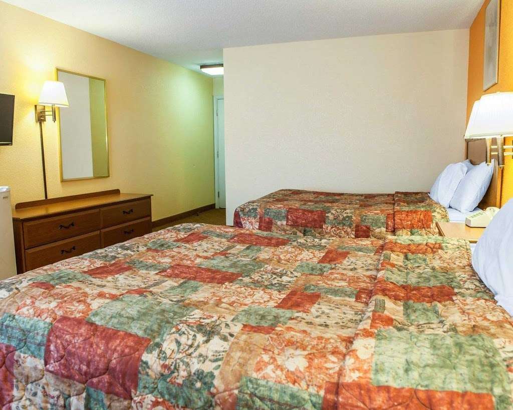 Econo Lodge | 1245 W, IN-32, Lebanon, IN 46052, USA | Phone: (765) 482-9611