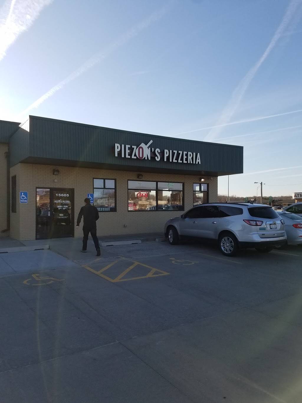 Piezons Pizzeria | 15605 W Center Rd, Omaha, NE 68130, USA | Phone: (402) 991-7437