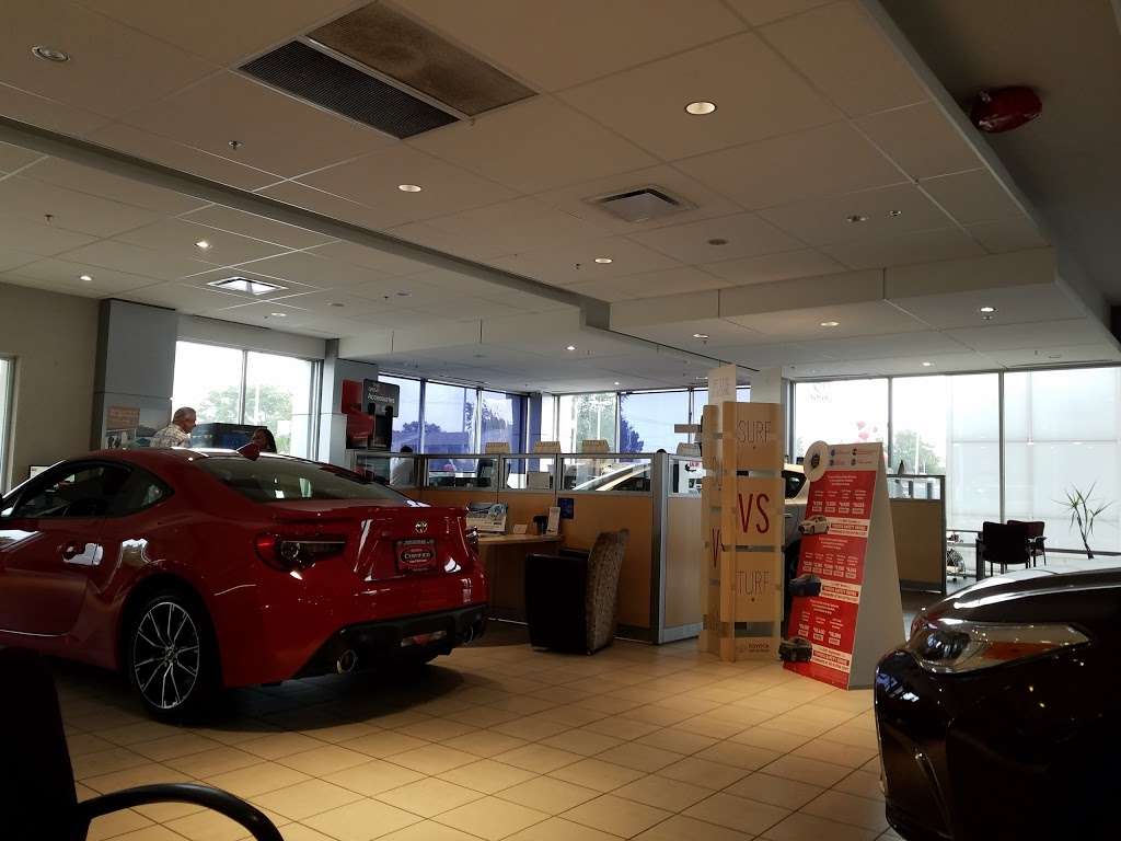 Advantage Toyota of River Oaks | 1970 River Oaks Dr, Calumet City, IL 60409, USA | Phone: (708) 862-0700