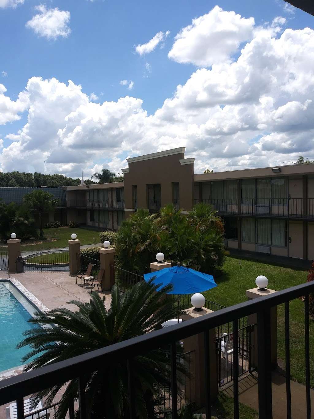 A-P-T Suites | 4645 N Socrum Loop Rd, Lakeland, FL 33809, USA | Phone: (863) 858-1411