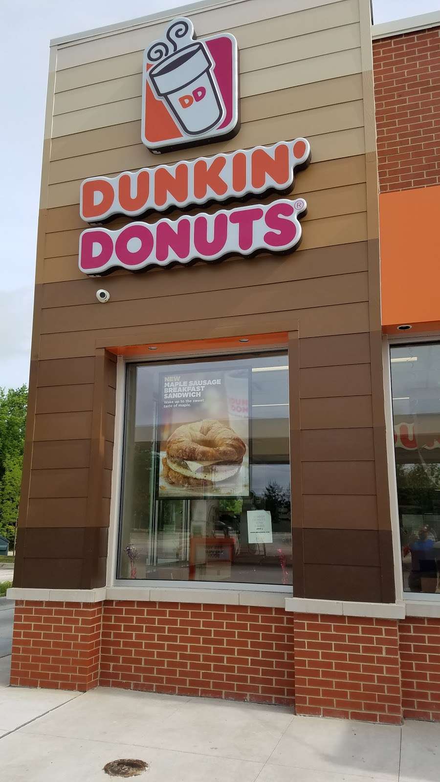 Dunkin Donuts | 350 S Hunt Club Rd, Gurnee, IL 60031, USA | Phone: (847) 672-9264