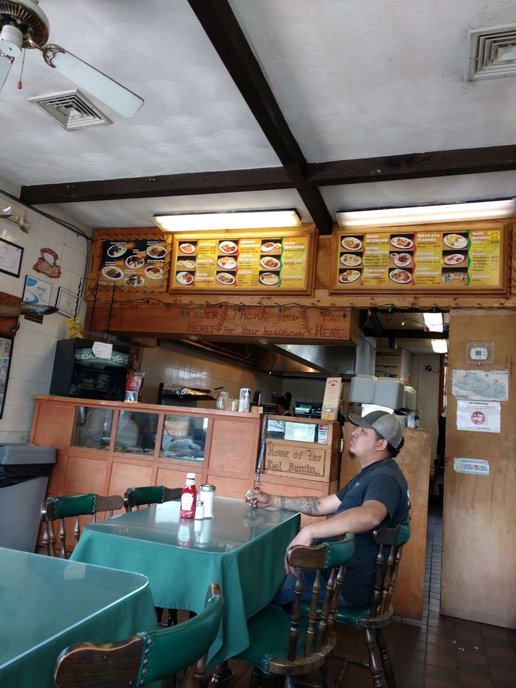 Super Burritos Mexican Grill | 453 Ferry St, Everett, MA 02149, USA | Phone: (617) 387-0405