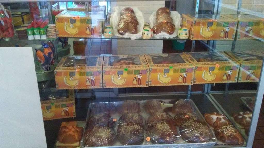 Panaderia Fuente | 740 N Midway Dr, Escondido, CA 92027, USA | Phone: (760) 755-7967