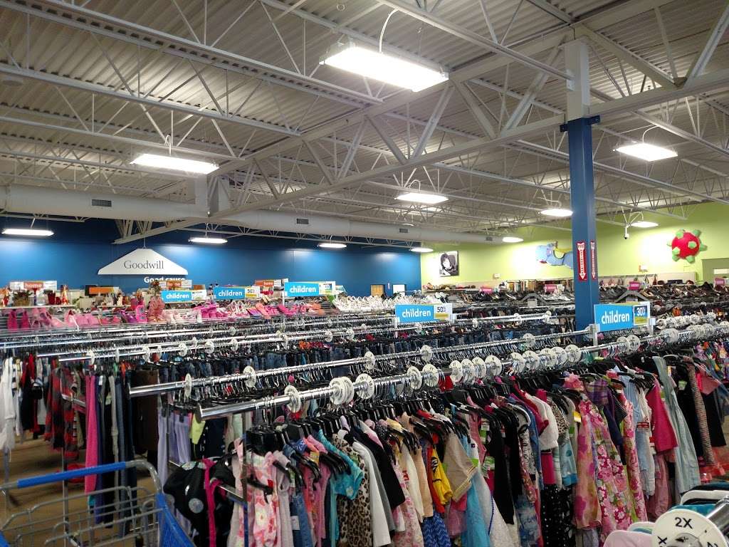 Goodwill Store | 8450 N Michigan Rd, Indianapolis, IN 46268, USA | Phone: (317) 334-0635