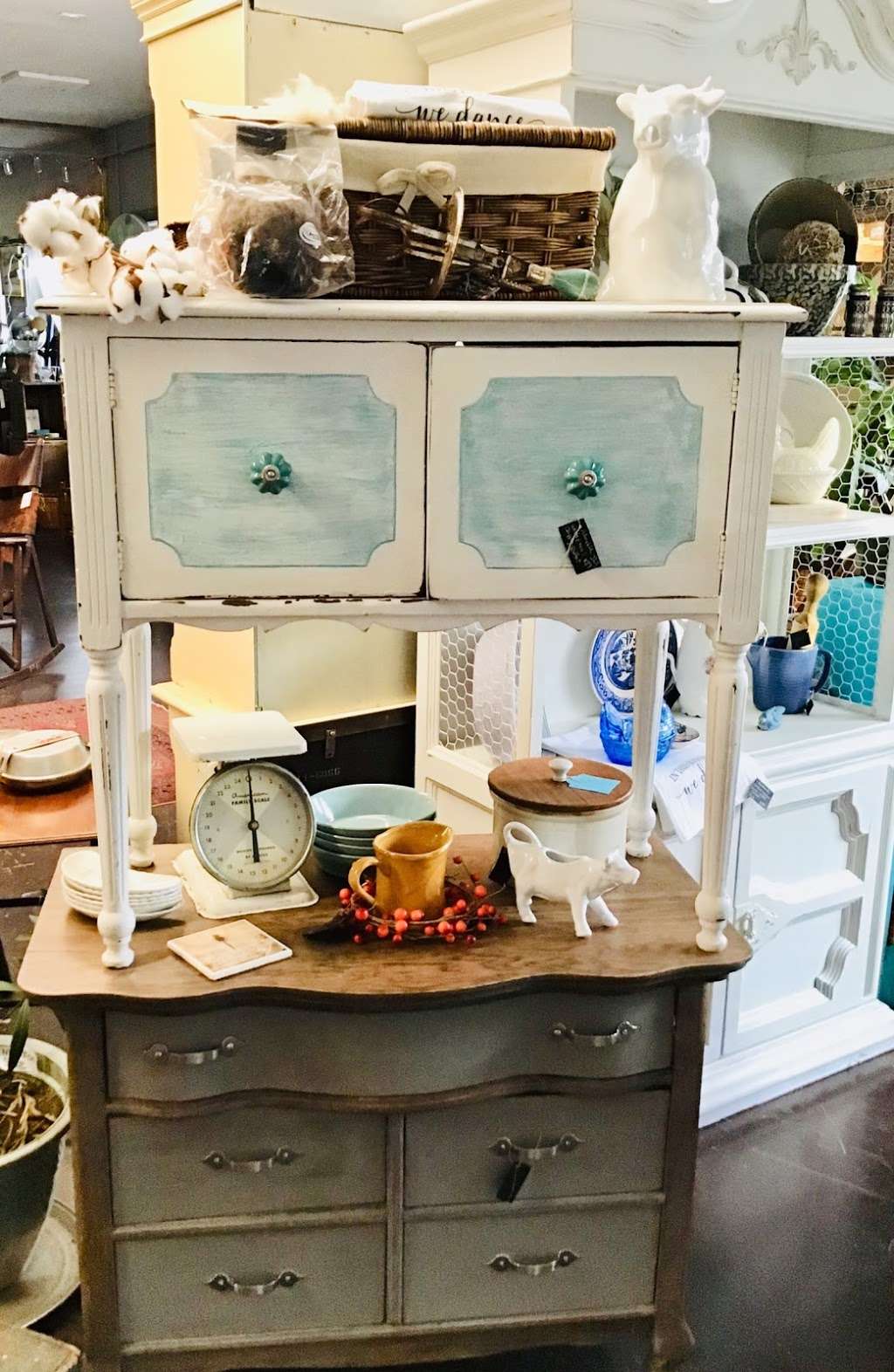 Coastal Finds Marketplace | 25 Bridge Rd, Salisbury, MA 01952, USA | Phone: (978) 358-7530