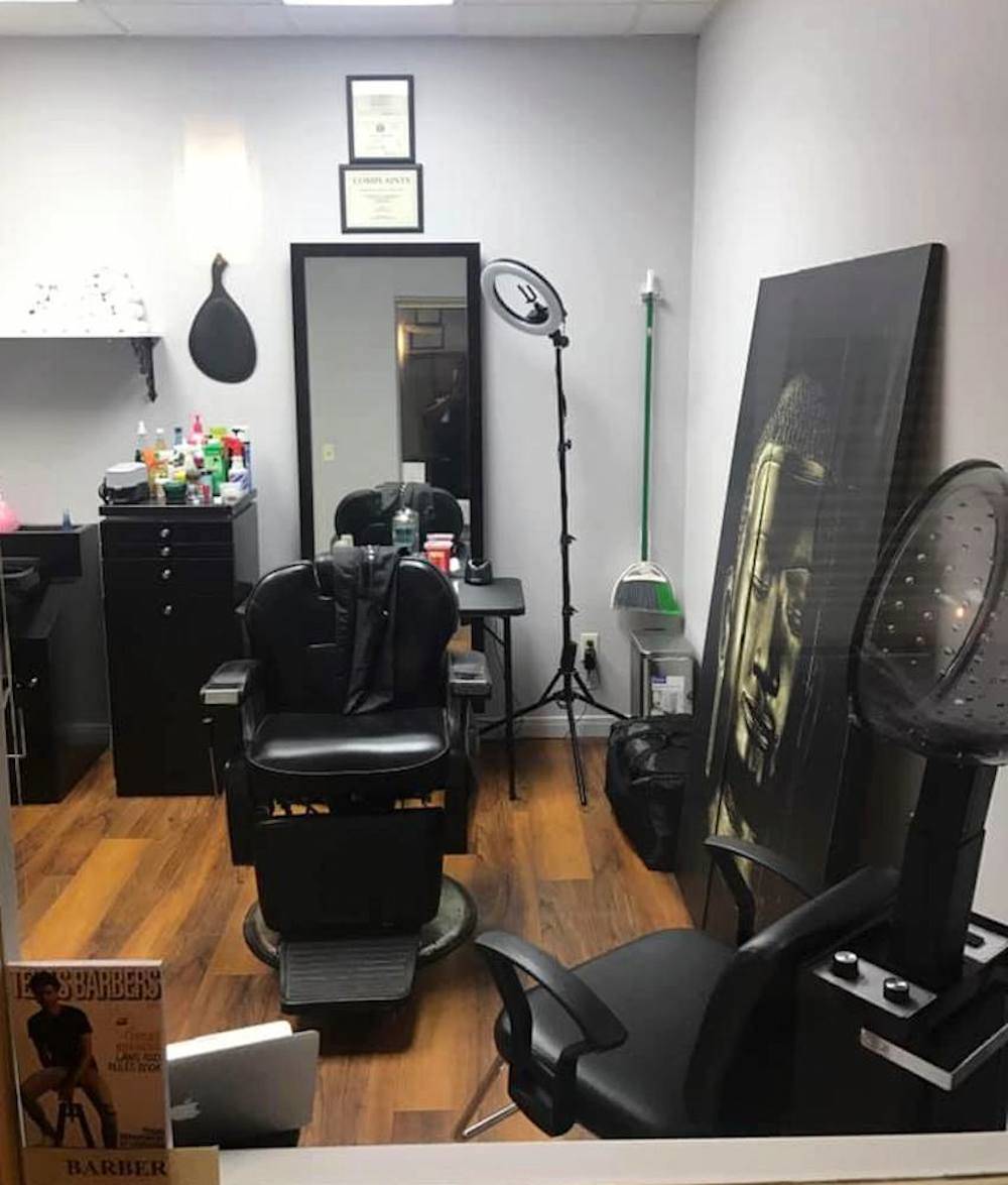 Double Razors Edge Barbershop @ Courtyard Salons | Courtyard Salons, 8560 Hwy 6 N suite 200, Houston, TX 77095, USA | Phone: (832) 392-9663