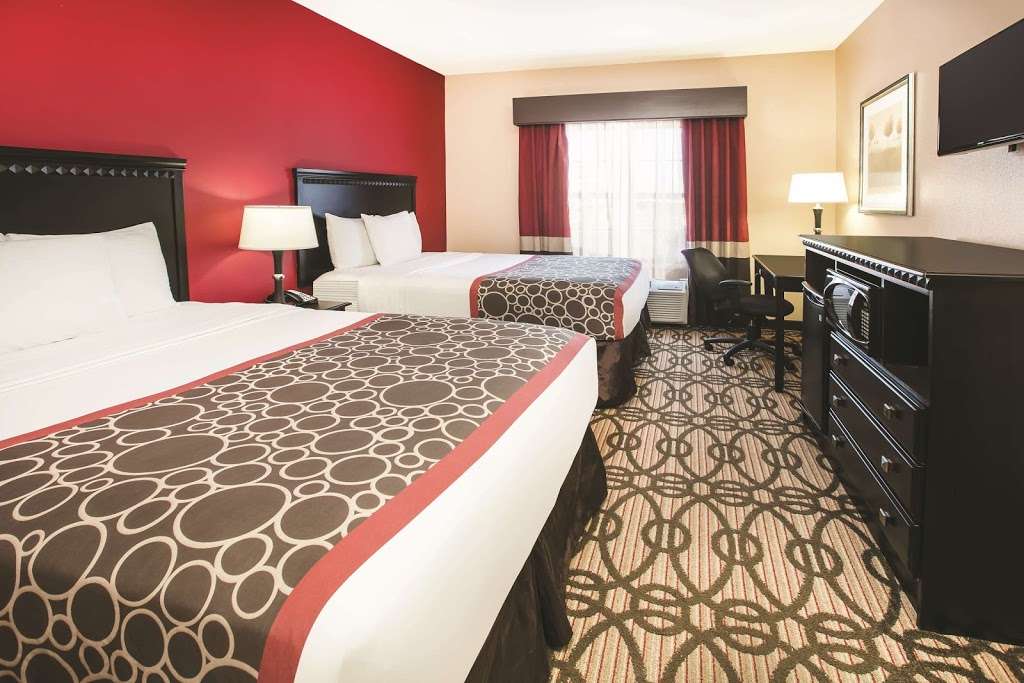 La Quinta Inn & Suites by Wyndham Dallas Mesquite | 118 East, US-80, Mesquite, TX 75149, USA | Phone: (972) 216-7460