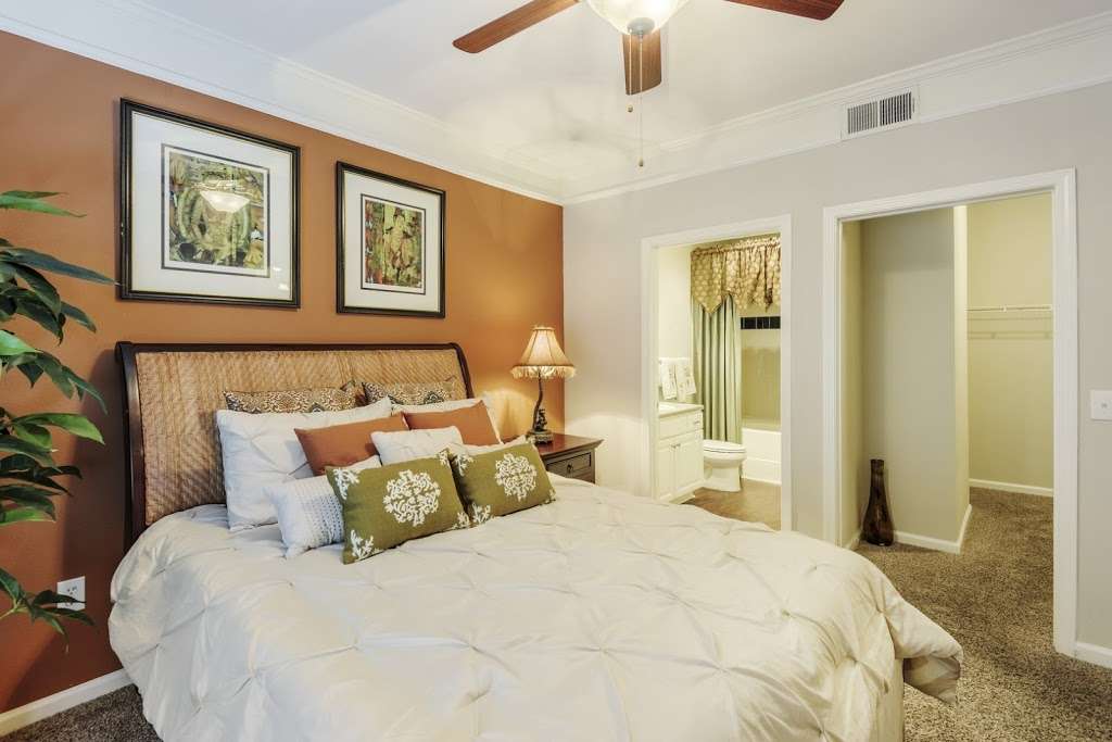 Carrington Place Apartments | 12700 FM 1960, Houston, TX 77065, USA | Phone: (281) 894-9600