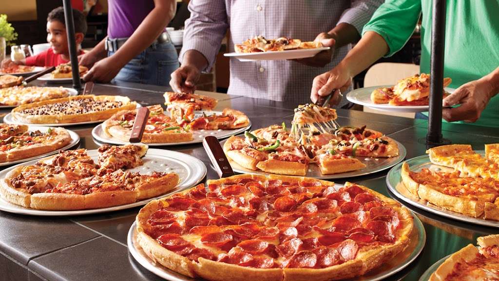 Pizza Inn | 4304 Live Oak St, Dallas, TX 75204, USA | Phone: (214) 826-8855