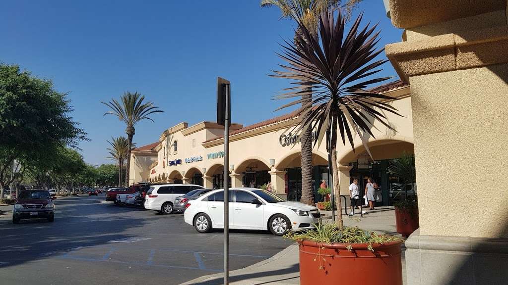 Camarillo Premium Outlets | 740 Ventura Blvd, Camarillo, CA 93010, USA | Phone: (805) 445-8520