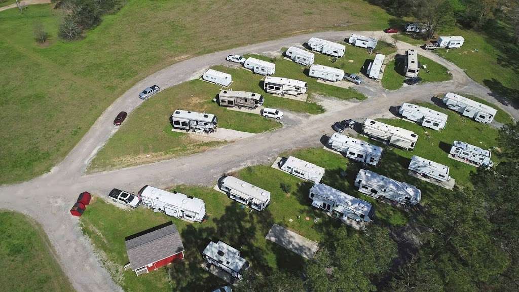 The RV park of Dobbin | 150 5th St, Montgomery, TX 77316, USA | Phone: (936) 672-6746