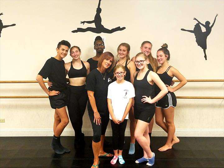 Ginas School of Dance | 637 W Mondamin St, Minooka, IL 60447, USA | Phone: (815) 467-7582