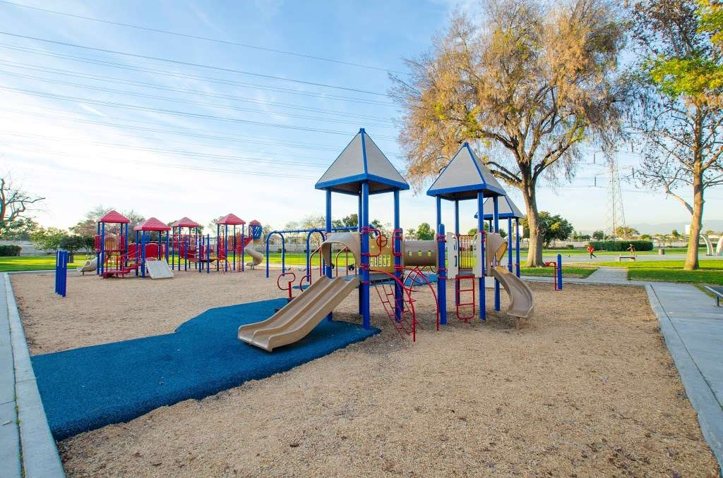 Santa Fe Springs Park | 10068 Cedardale Dr, Santa Fe Springs, CA 90670, USA | Phone: (562) 863-9007