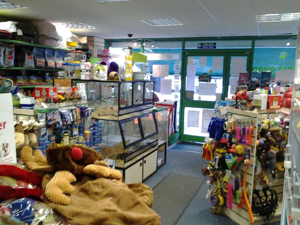 E & B Pets | 24 Corringham Rd, Stanford-le-Hope SS17 0AH, UK | Phone: 01375 678333