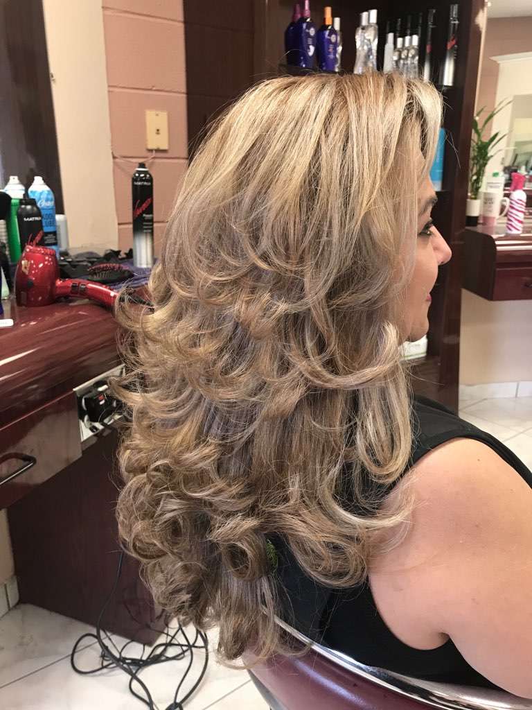 Magic Mirror Hair Salon | 2287, 601 W Lake St # E, Addison, IL 60101, USA | Phone: (630) 543-7161