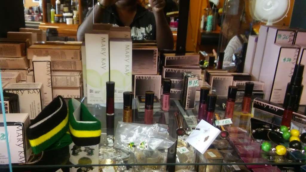 Posh Unisex Beauty Salon | Springdale Ave, East Orange, NJ 07017, USA | Phone: (973) 519-1990