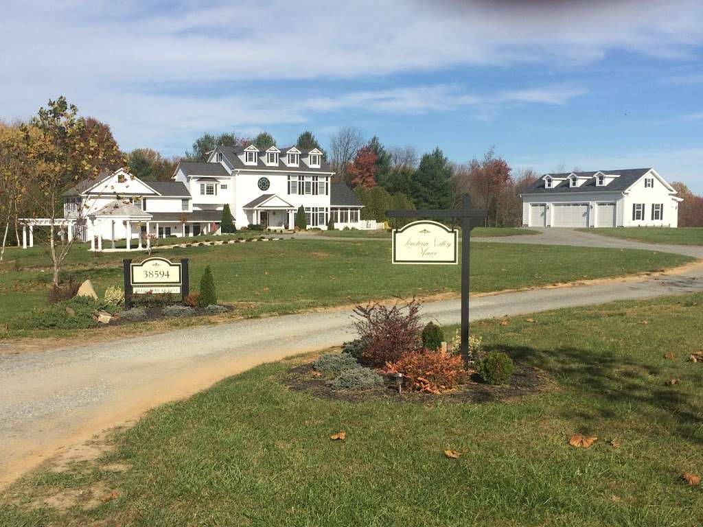 Loudoun Valley Manor | 38594 Old Wheatland Rd, Waterford, VA 20197, USA | Phone: (571) 214-6629