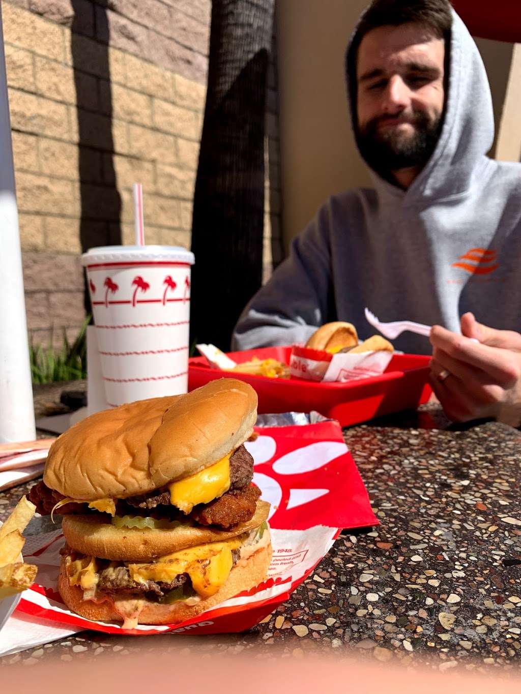 In-N-Out Burger | 7691 E Carson St, Long Beach, CA 90808, USA | Phone: (800) 786-1000