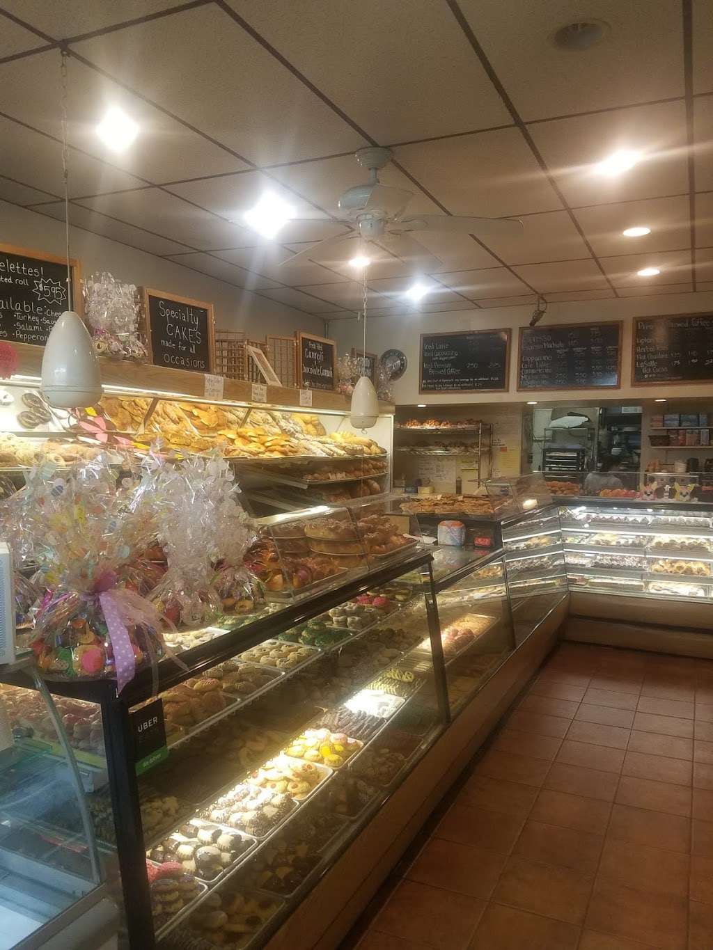 LaSalle Bakery | 5719, 3139 E Tremont Ave, Bronx, NY 10461, USA | Phone: (718) 823-4218