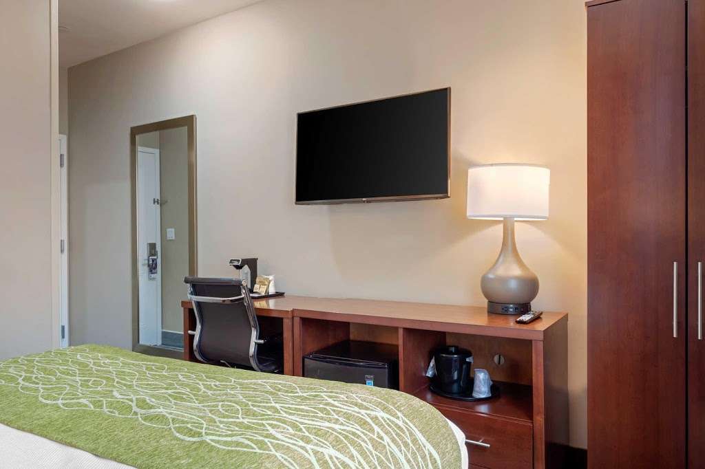 Comfort inn | 144-15 Liberty Ave, Jamaica, NY 11435, USA | Phone: (718) 291-0111