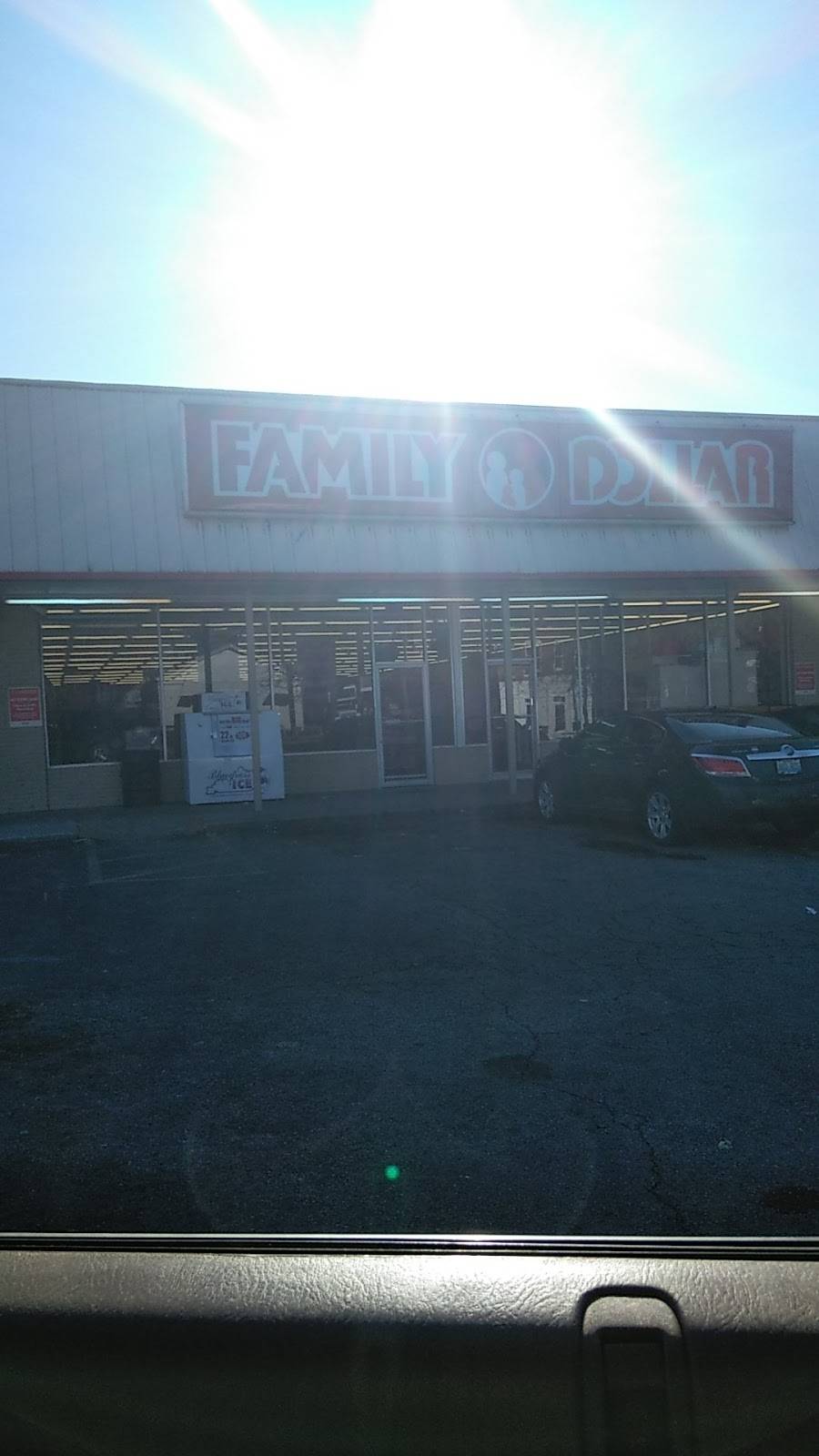 Family Dollar | 3022 Portland Ave, Louisville, KY 40212, USA | Phone: (502) 772-9363